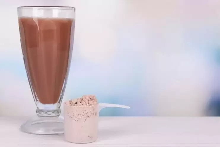 饮食蛋白质奶昔喝