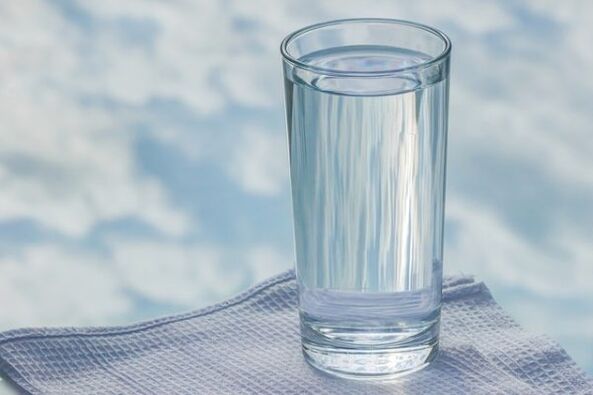 一杯水用于懒惰的饮食