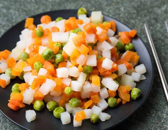 Maggi饮食的蔬菜沙拉